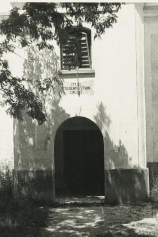 Az alsódörgicsei evangélikus templom főbejárata
