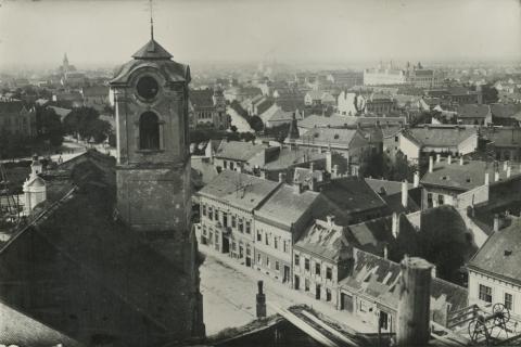 Szeged látképe a Demeter-templom bontási állványáról