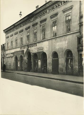 A szegedi Apponyi Albert (ma Oskola) utca 18., Hutter-Ferencsevits sör- és bornagykereskedés