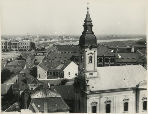 Szeged látképe a Szent Miklós szerb ortodox templommal