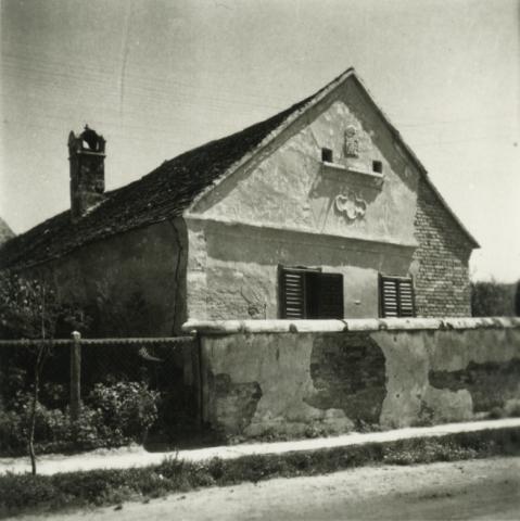 Balatonszárszó. Fő u. 35.