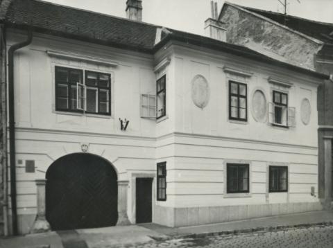 Sopron. Szentlélek utca 7.