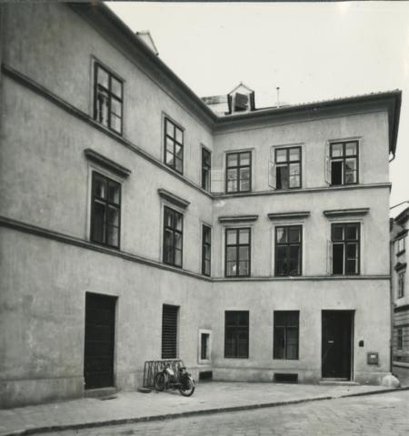 Sopron. Hátsókapu utca 6.